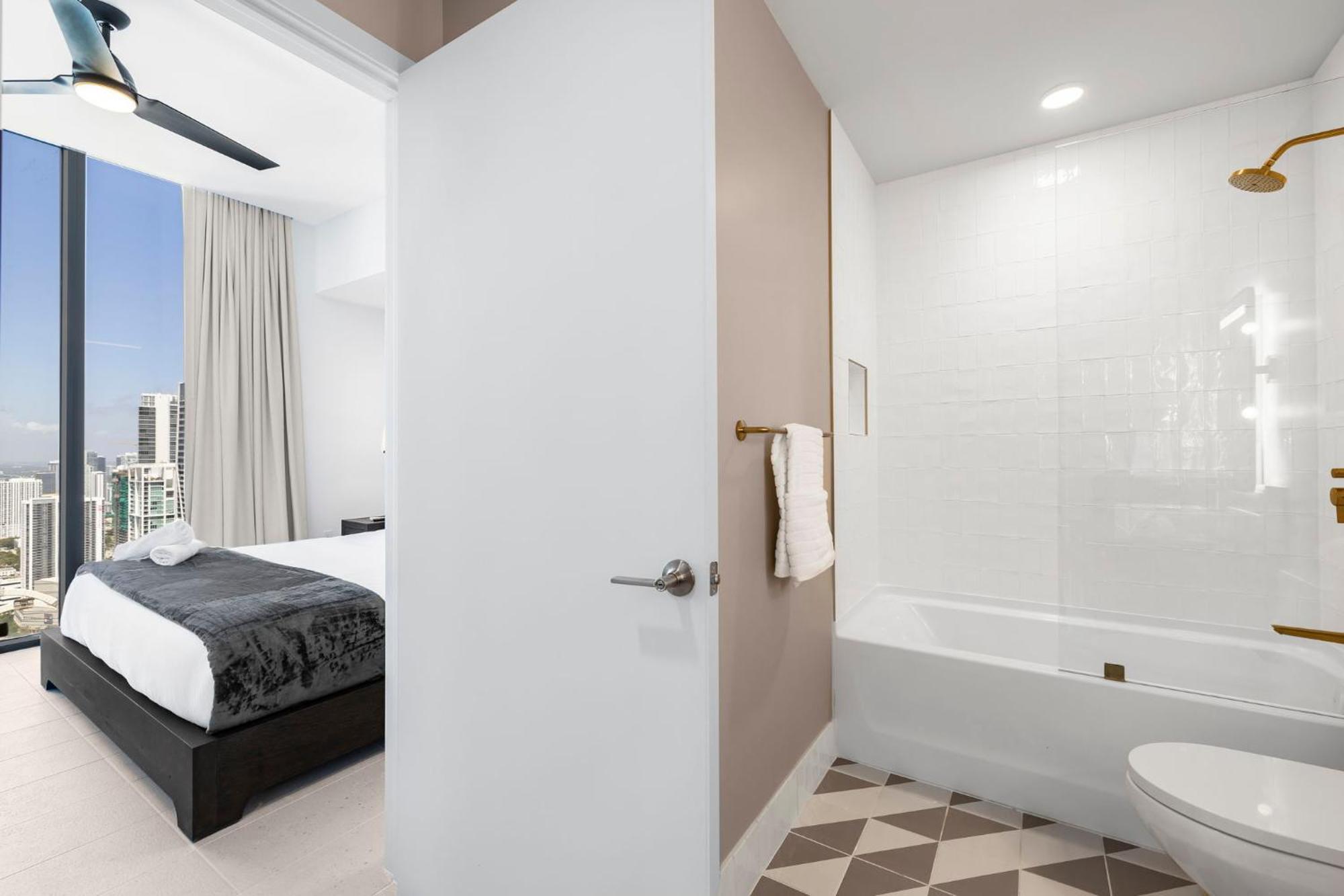 Elegant W Location! * Miami