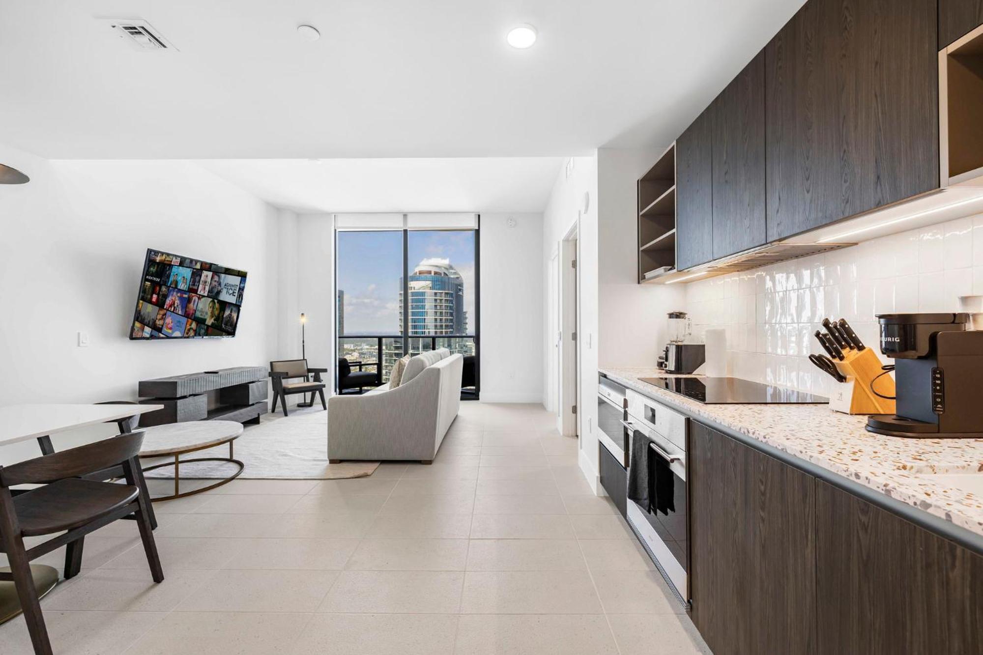 Elegant W Location! Apartment *